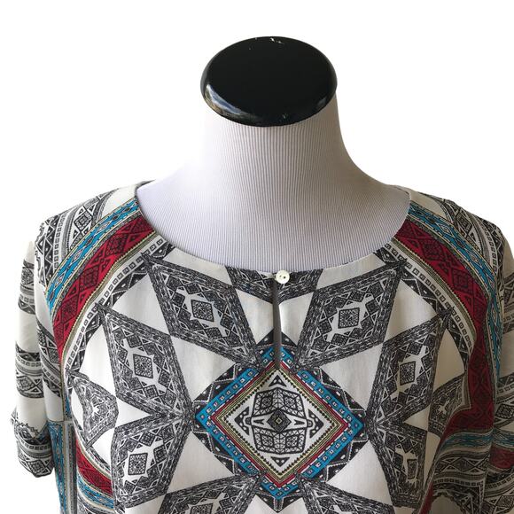 Chico's White Geometric Print Flutter Sleeve Keyhole Front Top - Picture 3 of 9
